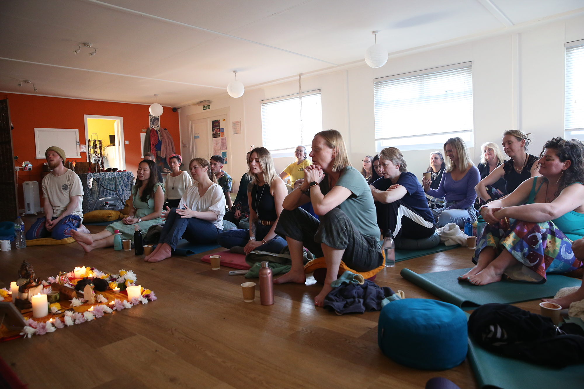 Kirtan & Cacao - Shanti Bee Wellbeing & Yoga Studio - Image 3